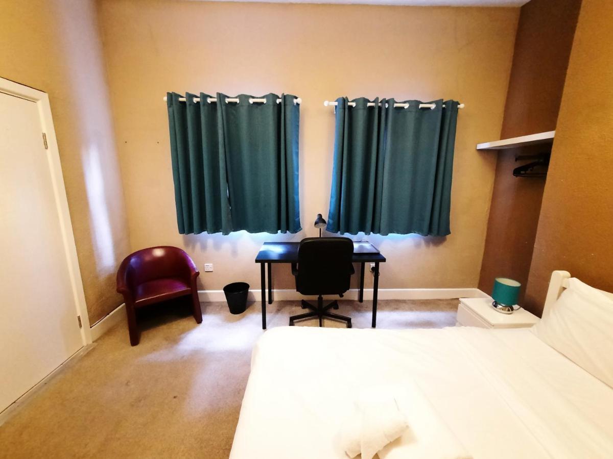 แอดเดนโร เซอร์วิส รูม Hotel เซาธ์แธมป์ตัน ภายนอก รูปภาพ